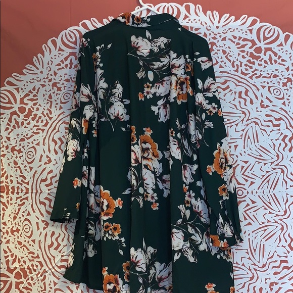 Button up - Picture 3 of 3